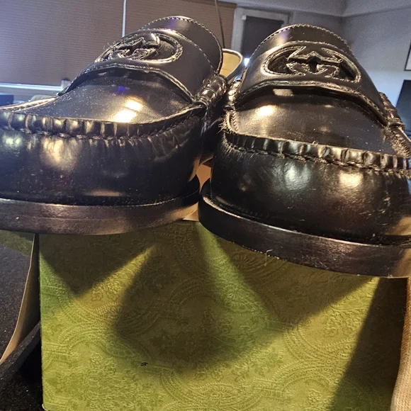 New Gucci Black Leather Loafers For Men (Never Worn Outside)